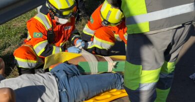 Motociclista tem fratura após acidente na SP-75