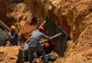 Trabalhador é resgatado com vida após deslizamento em obra de escavação