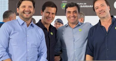 Rogério Nogueira participa de entrega de casas do CDHU