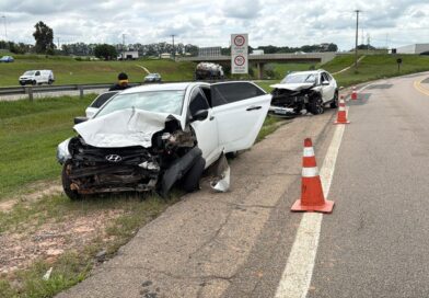 Acidente entre dois veículos deixa uma pessoa ferida na SP-75