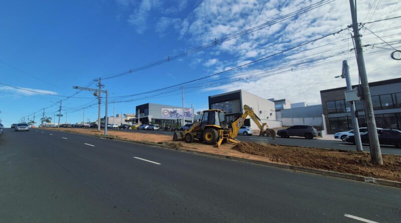 Obras prosseguem no estacionamento da Ferraz Bicudo