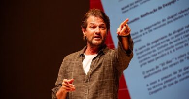 Marcelo Serrado apresenta espetáculo “Em Terapia”