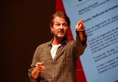 Marcelo Serrado apresenta espetáculo “Em Terapia”