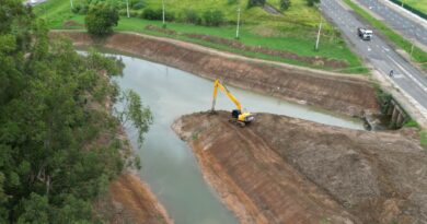 SAAE faz desassoreamento e revitalização do Córrego do Barnabé