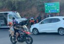 Motociclista fica ferido após colisão na traseira de carro na SP-75