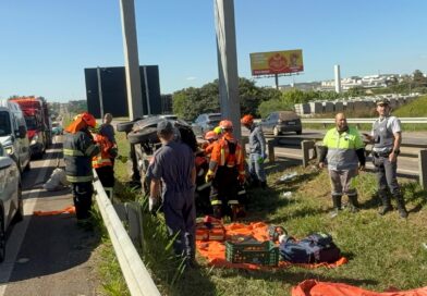 Motorista morre após bater carro atingir defensa metálica na SP-75