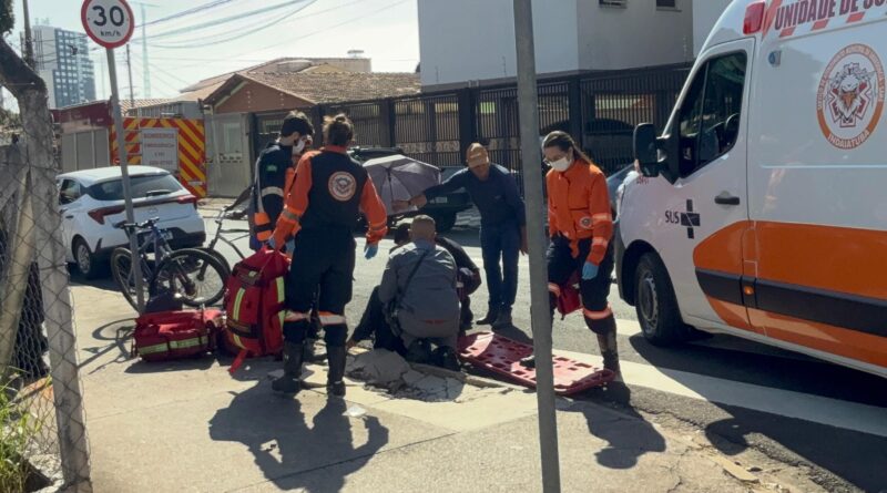 Ciclista fica ferido após acidente com carro em cruzamento da Conceição