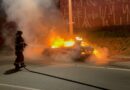 Carro pega fogo no Umuarama