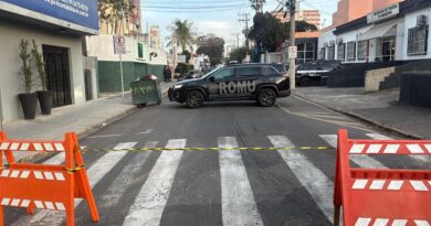 Rua é interditada em frente à Delegacia Central de Indaiatuba