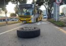 Roda se desprende de ônibus de transporte público em Indaiatuba